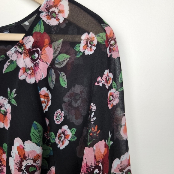 Cabi Black Garden Floral Popover Blouse Top Lined V Neck Sz S - Picture 2 of 6